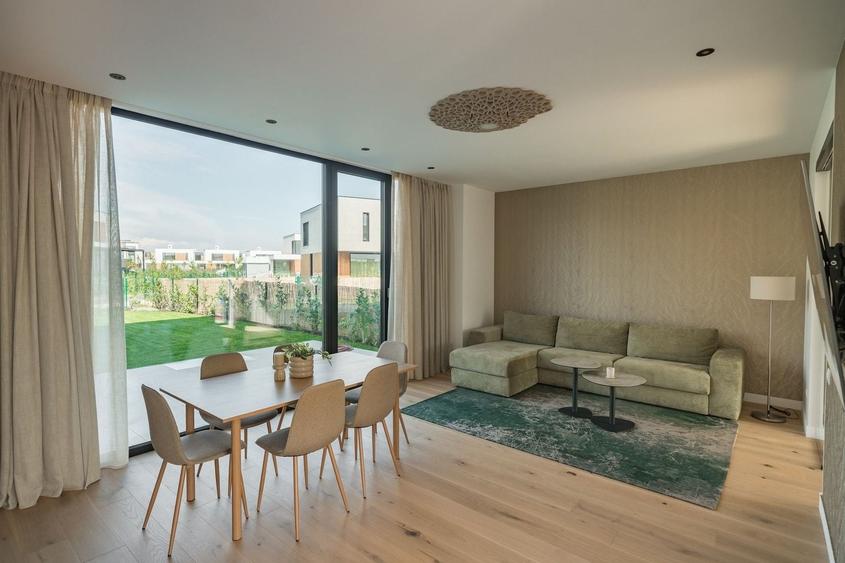 Duplex cu 4 camere cu Piscina în Tunari