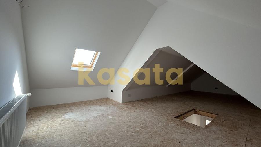 Duplex cu 4 camere cu Canalizare în Balotești