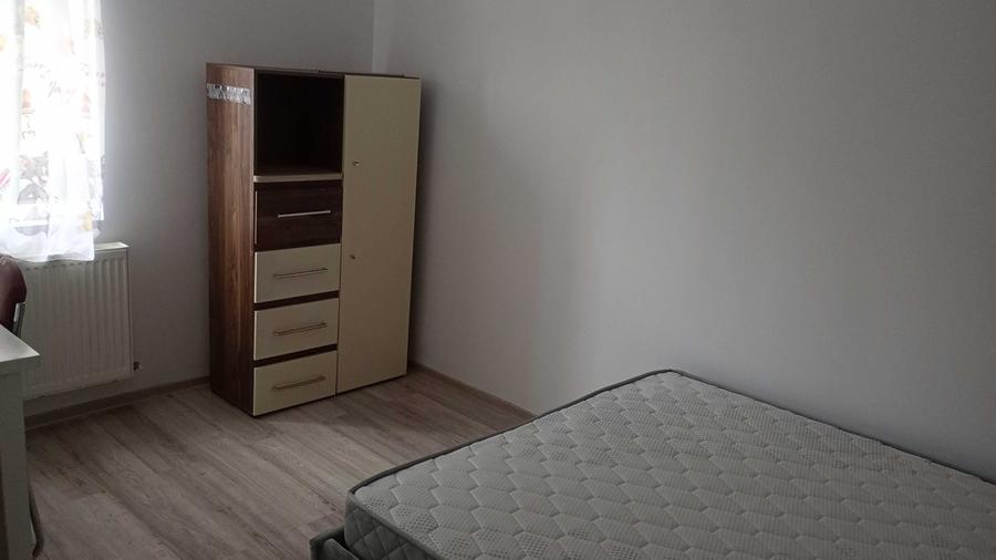 Apartament cu 4 camere în Micro 5
