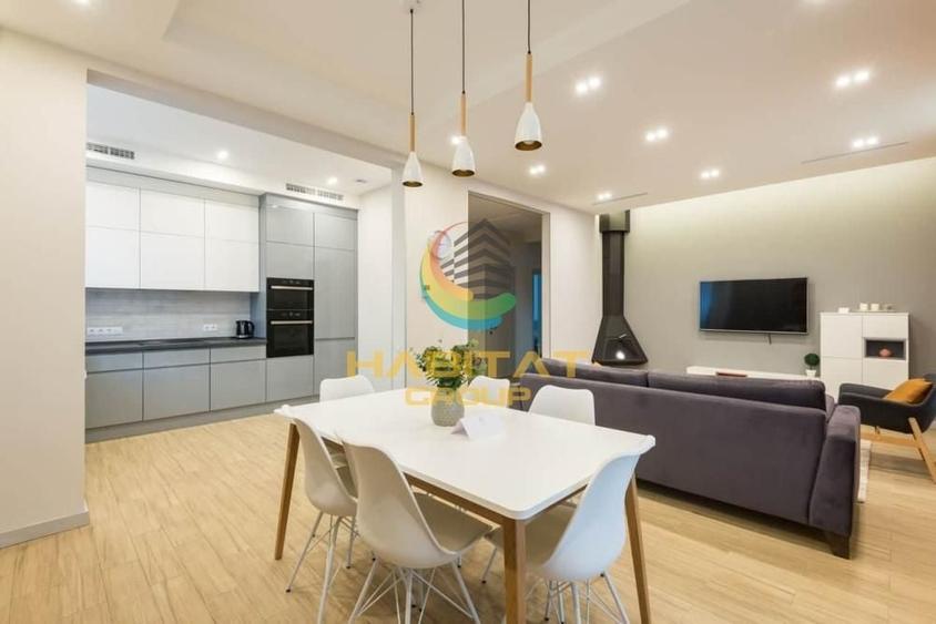 Apartament cu 3 camere decomandat în Central — fotografia 1