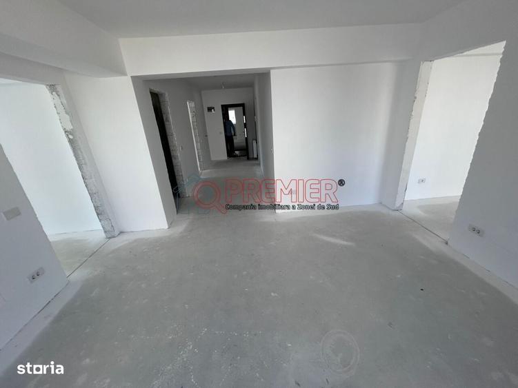 Apartament cu 4 camere decomandat în Central