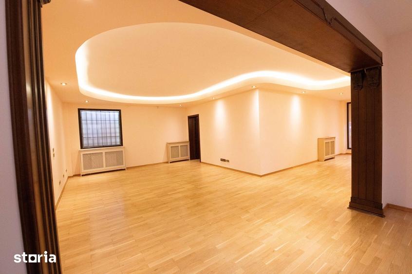 Casă cu Teren 719 Mp în Băneasa