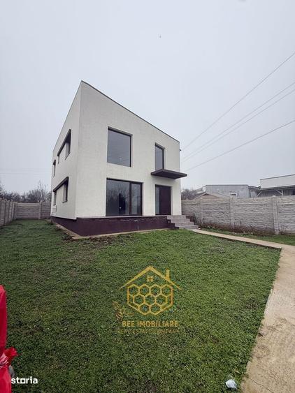 Casă cu 4 camere cu Teren 300 Mp în Șimnicu de Jos