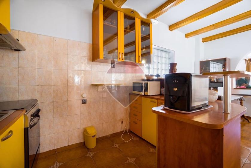 Apartament cu 4 camere decomandat, mobilat în Centrul Civic