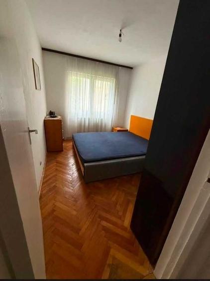 Apartament cu 3 camere decomandat în Careiului