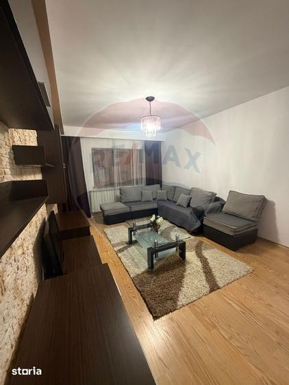 Apartament cu 3 camere decomandat, mobilat în Craiovița Nouă