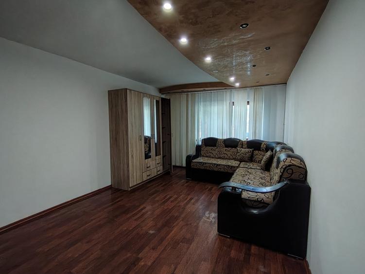 Penthouse cu 4 camere decomandat în Cug