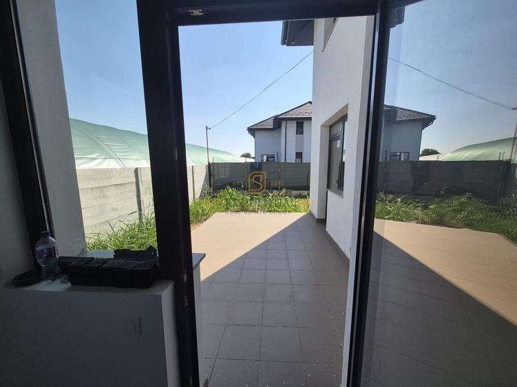 Duplex cu 4 camere cu Canalizare în Jilava
