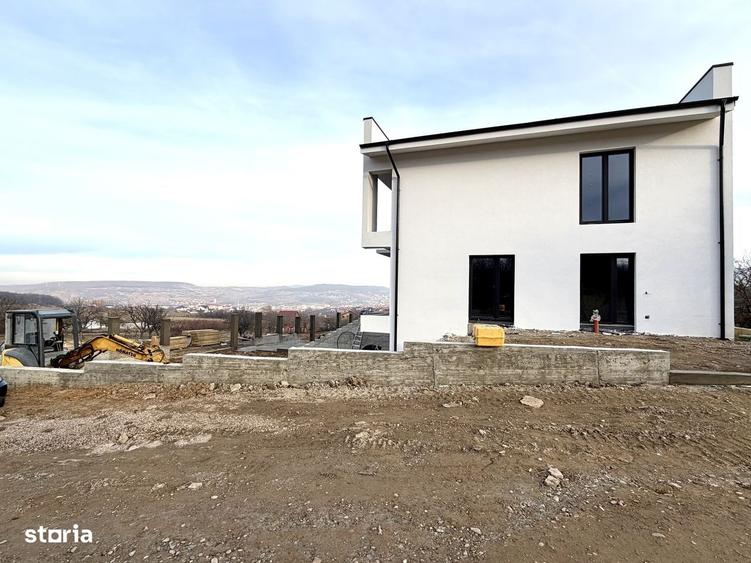 Casă cu 4 camere în Central