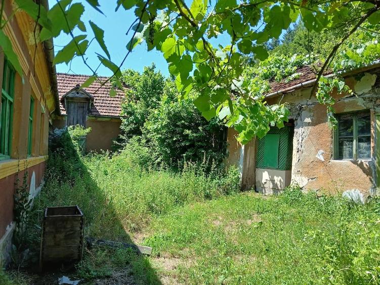 Teren de 4860 mp, în Slatina de Mureș