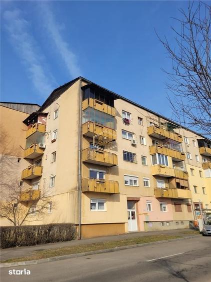 Apartament cu 2 camere decomandat în Micro 17