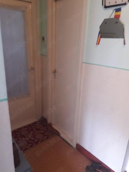 Apartament cu 3 camere semidecomandat în Micro 1