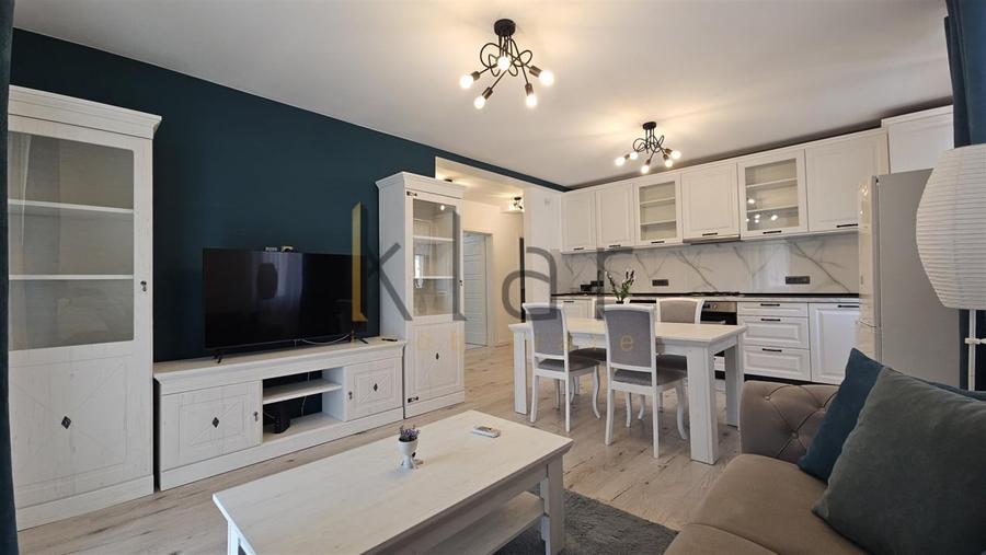 Apartament cu 3 camere semidecomandat, mobilat în Zorilor