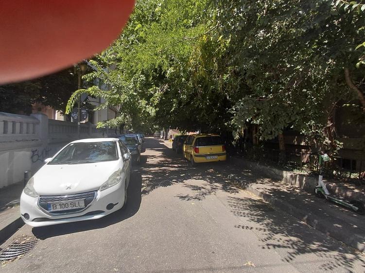 Apartament cu 3 camere semidecomandat în Grădina Icoanei