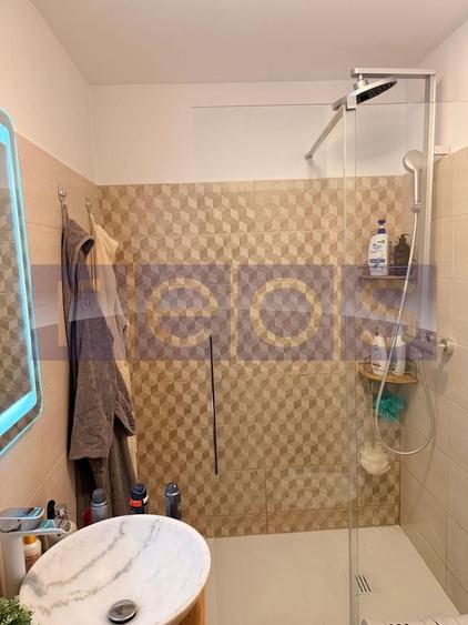 Apartament cu 3 camere decomandat, mobilat în Pajura