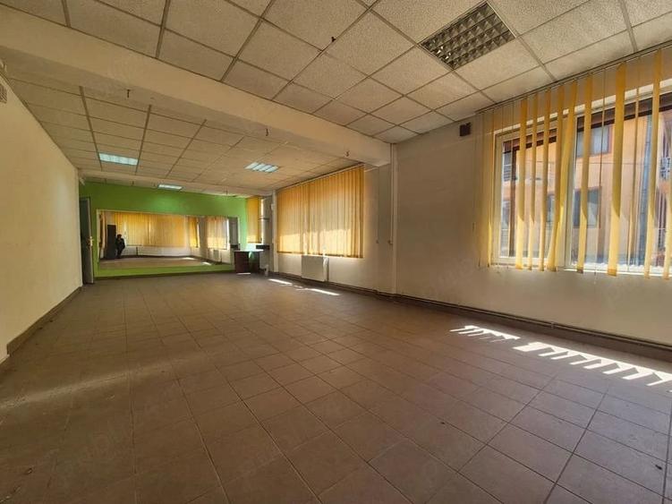 Casă cu 3 camere cu Teren 40 Mp în Central