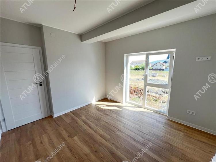 Apartament cu 3 camere decomandat în Șelimbăr — fotografia 3