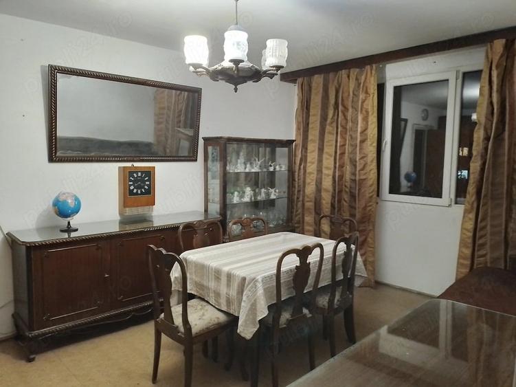 Apartament cu 3 camere decomandat în Rahova