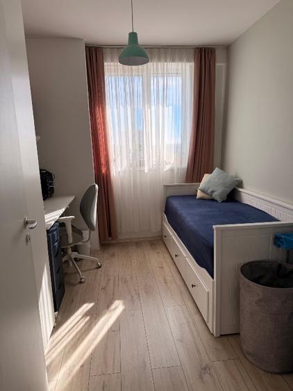 Apartament cu 3 camere, mobilat în Soarelui