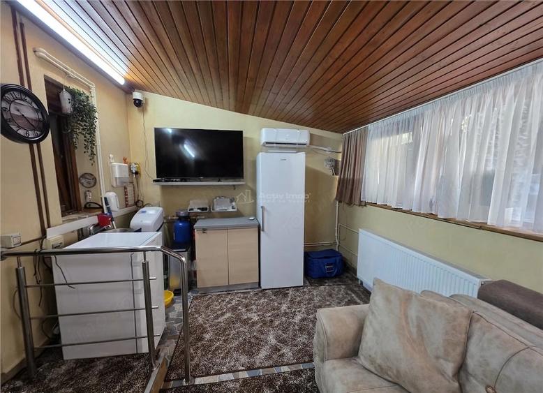 Casă cu 4 camere cu Teren 260 Mp în 1 Decembrie