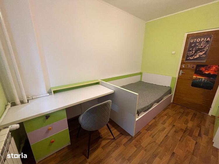 Apartament cu 3 camere semidecomandat în Titan