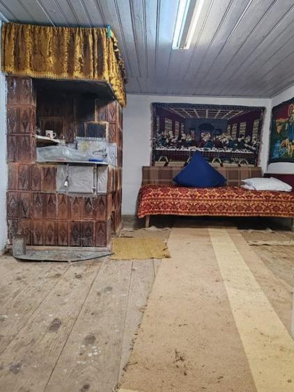 Casă cu 2 camere cu Teren 3972 Mp în Gura Idrici