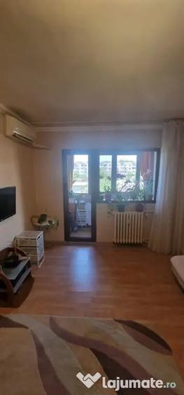 Apartament cu 2 camere decomandat în Titan