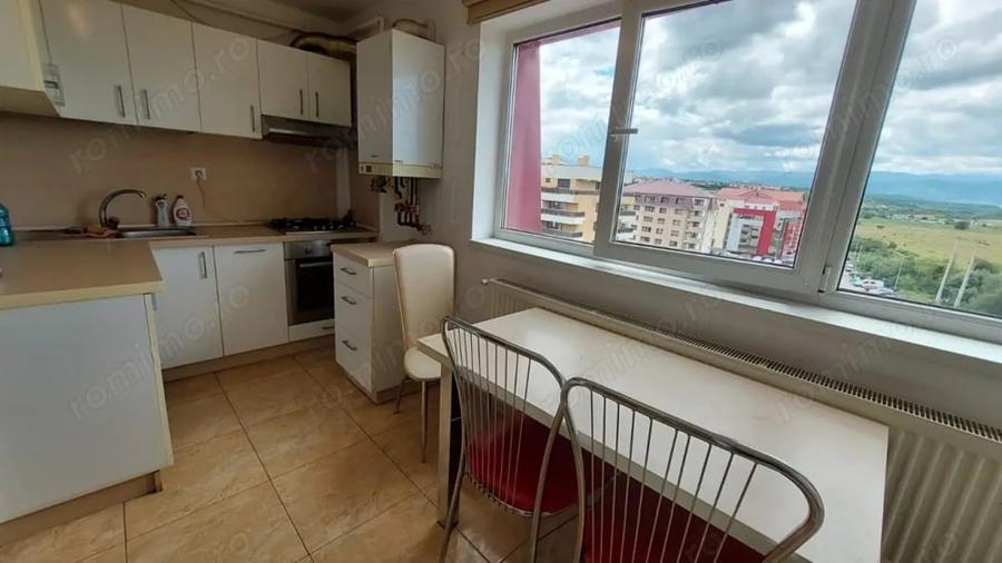 Apartament cu 4 camere decomandat în Ștrand