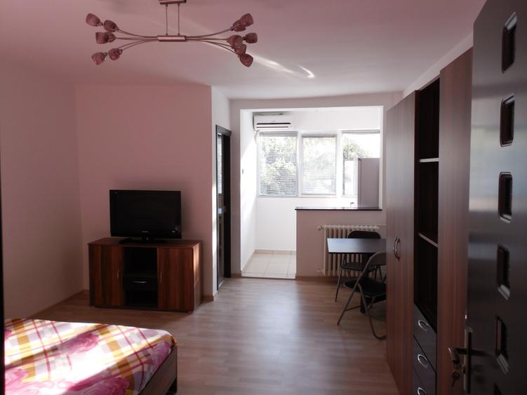 Garsoniera, semidecomandata, 33 mp, metrou aproape, repartitoare, Drumul Taberei - 2