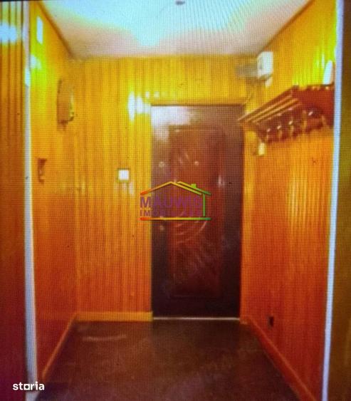 Apartament cu 3 camere decomandat în Vitan