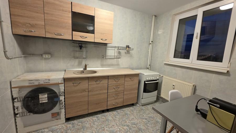 Apartament cu 2 camere decomandat în Baba Novac