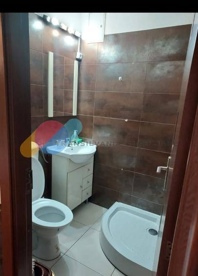 Apartament cu 3 camere semidecomandat în Mănăștur
