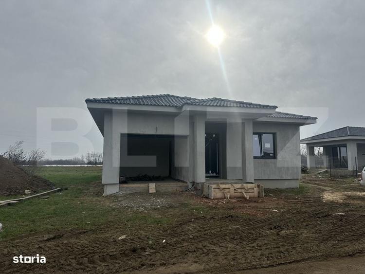 Casă cu 4 camere cu Teren 520 Mp în Păulești