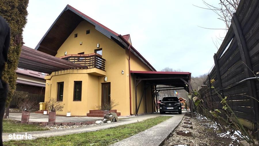Casă cu 4 camere în Hârsa