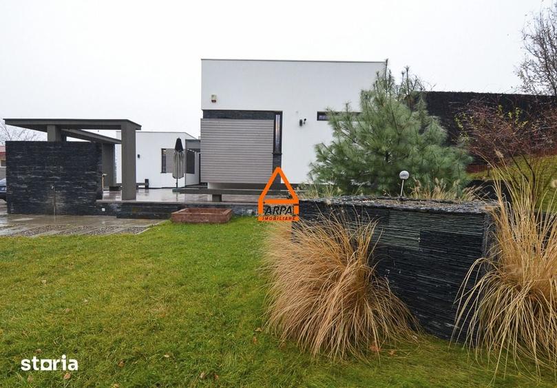 Casă cu 5 camere cu Teren 2800 Mp în Bucium