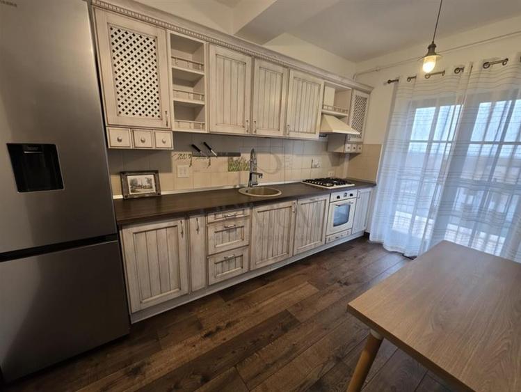 Apartament cu 3 camere decomandat în Mehala