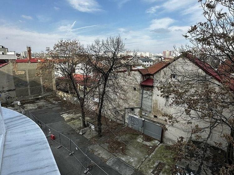 Apartament cu 2 camere semidecomandat în Banu Manta