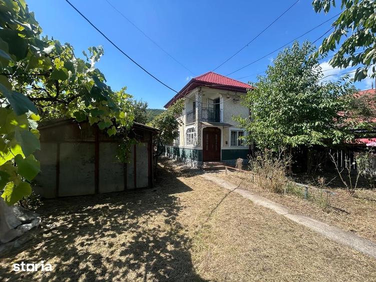 Casă cu 4 camere cu Teren 1100 Mp în Dumbrava