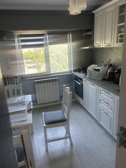 Apartament cu 3 camere decomandat în Dacia