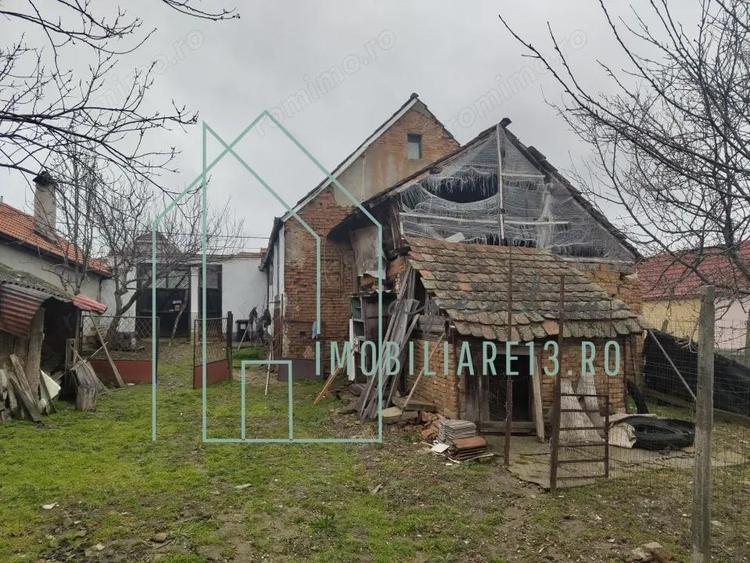 Casă cu 2 camere cu Teren 1789 Mp în Central