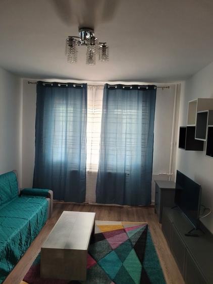 Inchiriez apartament 2 camere zona nord - 1