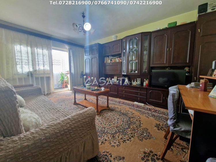 Apartament cu 3 camere decomandat, mobilat în Central