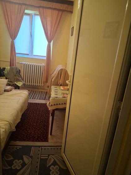 Apartament cu 3 camere semidecomandat în Albina