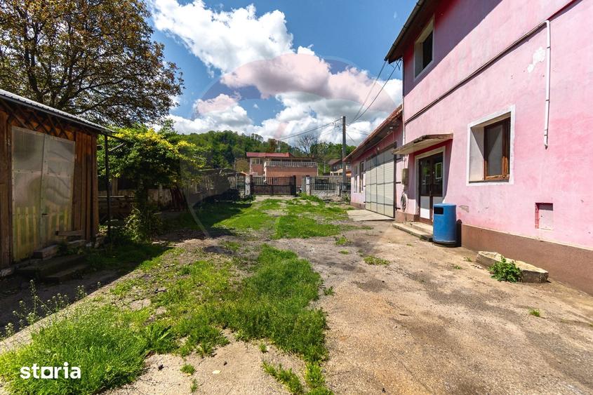 Casă cu 4 camere cu Teren 587 Mp în Mănești