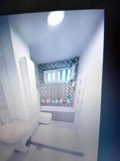 Apartament cu 3 camere în Baba Novac