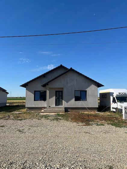 Casă cu 3 camere cu Teren 500 Mp în Sântandrei