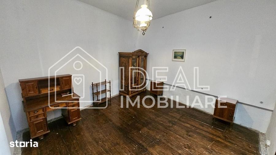 Casă cu 7 camere cu Teren 100 Mp în Ultracentral