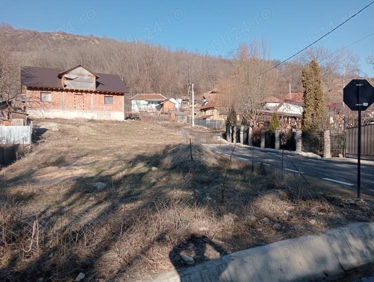 Casă cu 4 camere în Bozioru