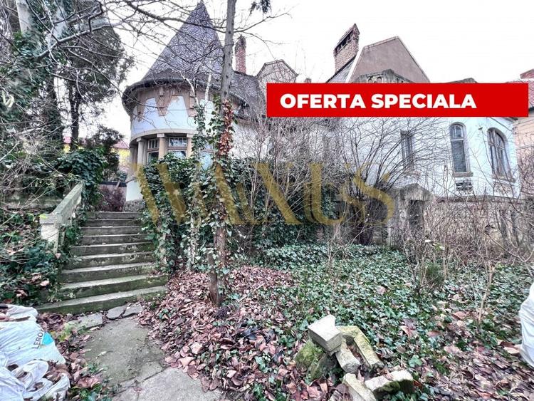 Casă individuală cu 12 camere cu Canalizare în Central