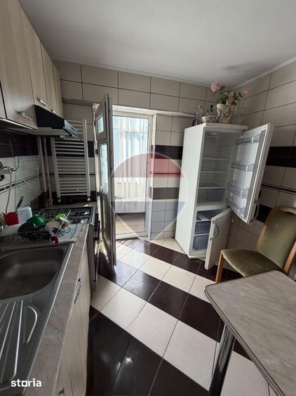 Apartament cu 3 camere în Lăpuș Argeș